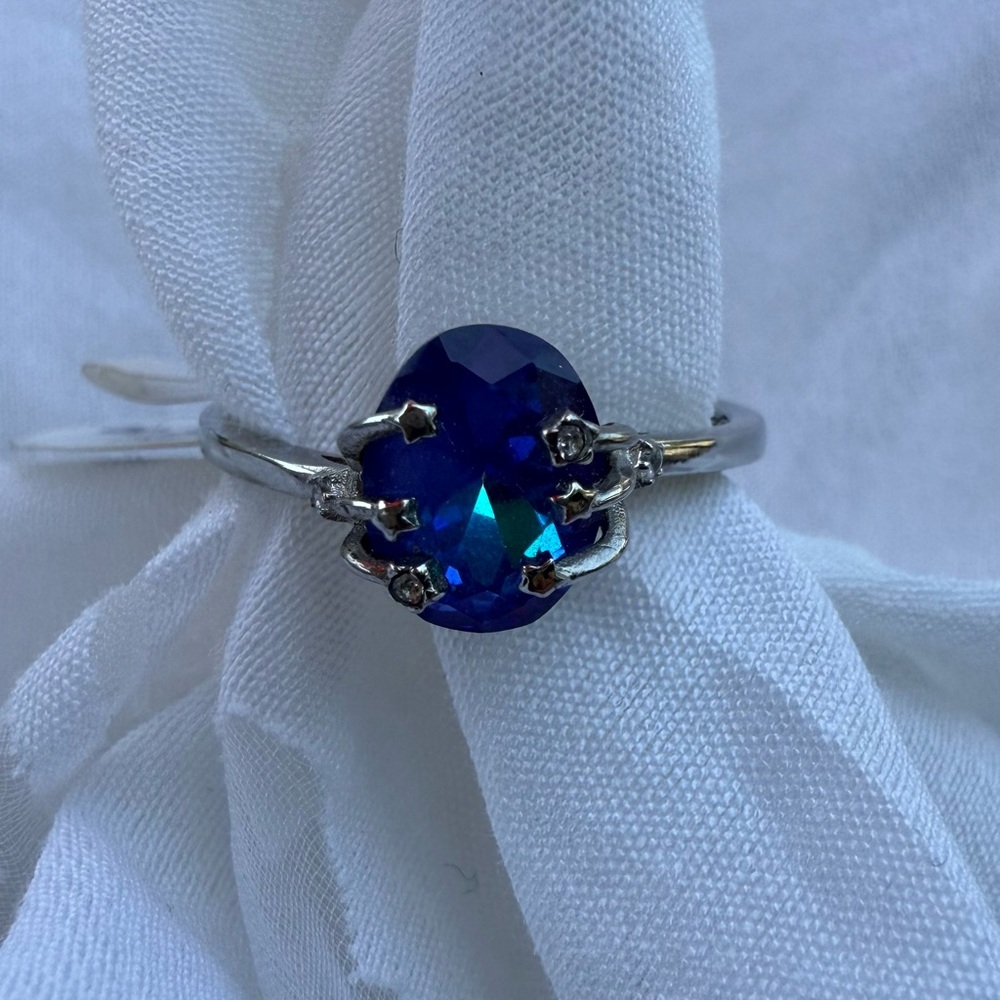 Fragrant jewels, from the celestial collection retired. Sterling silver size 8